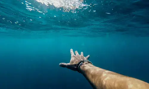 கனவில் நீர்நிலை தோன்றினால் அது நமக்கு உணர்த்தும் ஆச்சர்ய செய்தியென்ன?