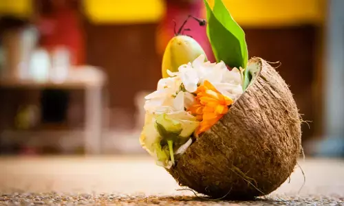 இந்து மரபில், தேங்காயை ஶ்ரீபழம் என உயர்த்தி சொல்லுவது ஏன்?