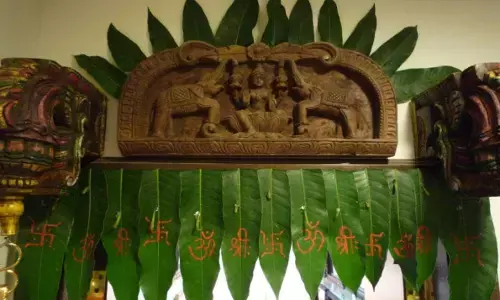 மாவிலையில் வசிக்கும் மஹாலட்சுமி. வீடுகளில் மாவிலை தோரணம் கட்டுவது ஏன்?