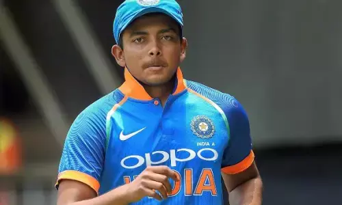 தோனி, விராட் கோலியை ஓவர்டேக் செய்த பிரித்வி ஷா.!