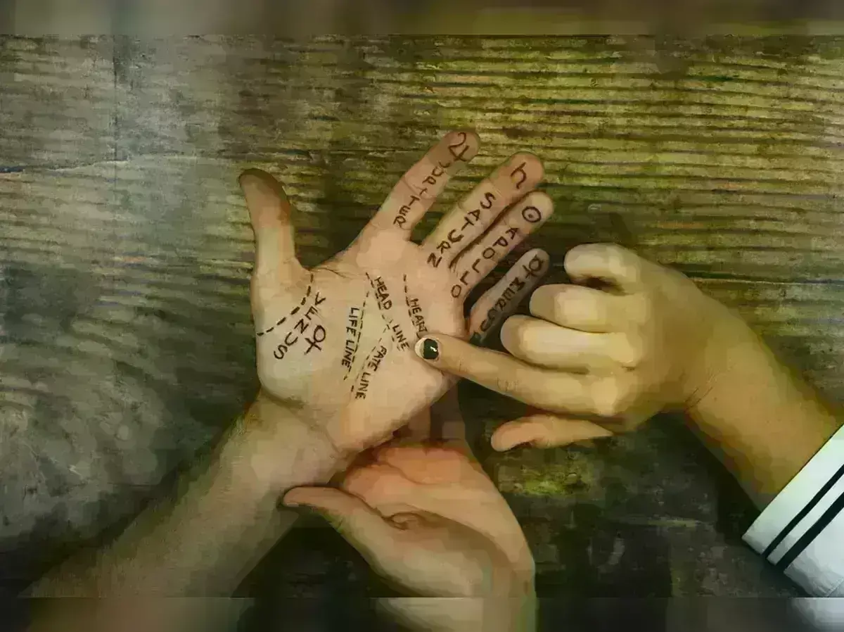 கை ரேகை சூட்சுமங்கள். உங்கள் கைகளில் இப்படியொரு அம்சம் இருக்கா?