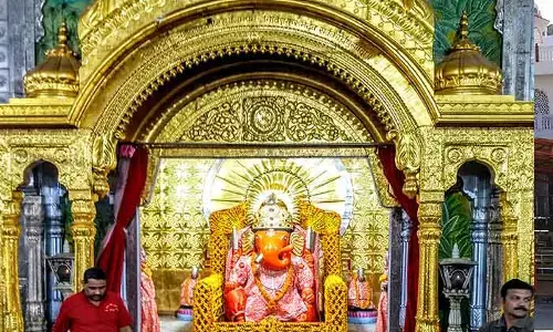 ஜெய்பூரில் இருக்கும் 500 ஆண்டுகள் பழமையான அதிசய விநாயகர் கோவில்!