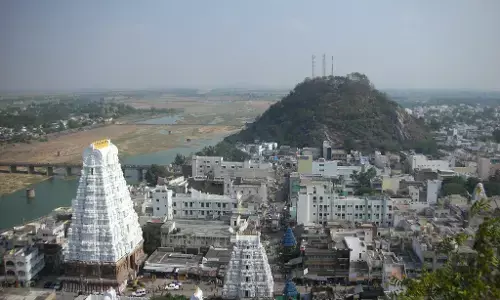 தென்னகத்தின் காசி என்றழைக்கப்படும் ஆச்சர்ய காளஹத்தி ஆலயம்!