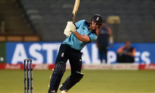 நடராஜனை பாராட்டி இங்கிலாந்து அணியின் சாம் க்ர்ரன்.!