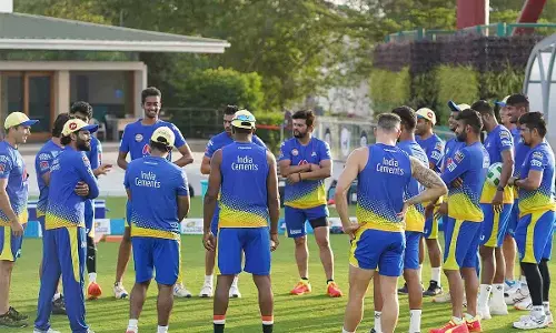 சென்னை சூப்பர் கிங்ஸ் அணியில் ஒருவருக்கு கொரோனா.!