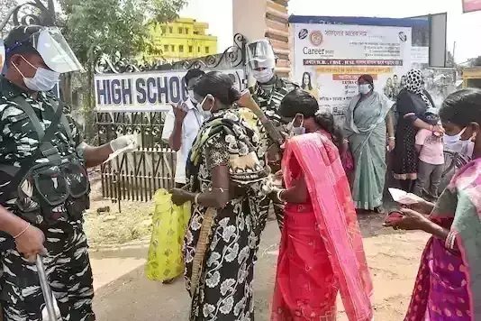 புதுச்சேரி: தேர்தலை முன்னிட்டு முன்னெச்சரிக்கை நடவடிக்கையுடன் தயாராகும் வாக்குச் சாவடிகள்.!