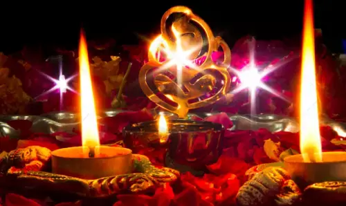 பண விரயத்தை தவிர்க்க விளக்கு பரிகாரம் செய்வது எப்படி?