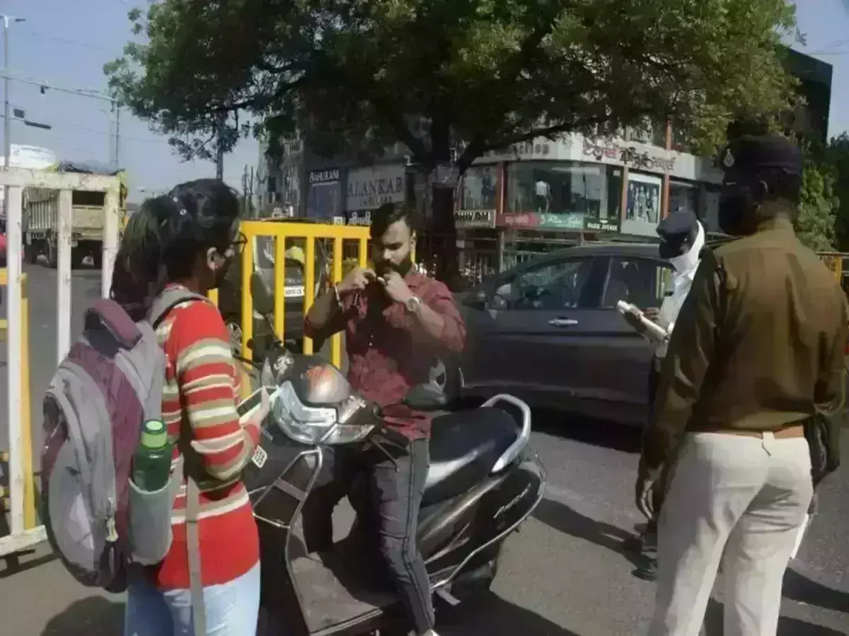 புதுச்சேரி: முகக்கவசம் அணியாதவர்களுக்கு 100 ரூபாய் அபராதம்.!