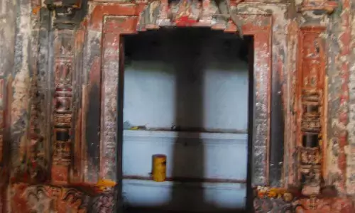 கருவறையில் விழும் நிழல் எந்த தூணினுடையது இன்றும் விடை தெரியா அதிசய கோவில்!