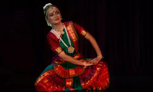 பரத நாட்டியத்திலும், கர்நாடக இசையிலும் கலக்கும் இந்திய வம்சாவளி சிறுமி!