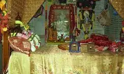 ராதை கிருஷ்ணர் இன்றும் உணவருந்தும் அதிசயம் நிகழும் ஆச்சர்ய ஆலயம்