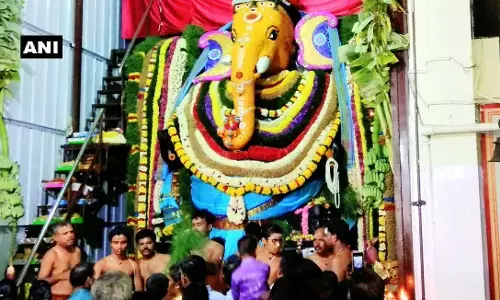 தாமரையில் பீடம், தலையில் கிரீடம் ஆசியாவின் மிகப்பெரிய விநாயகர் ஆலயம்