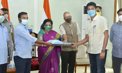 புதுச்சேரியில் ஒரு ரூபாய்க்கு முகக்கவசமும், 10 ரூபாய்க்கு சானிடைஸிரும் விற்பனை!