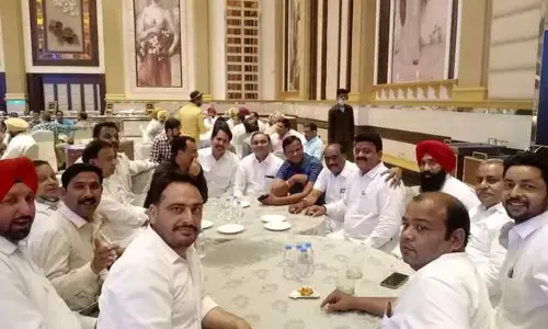 கொரானா பரவும் வேளையில் பார்ட்டியா? சர்ச்சையில் சிக்கும் பஞ்சாப் காங்கிரஸ்!