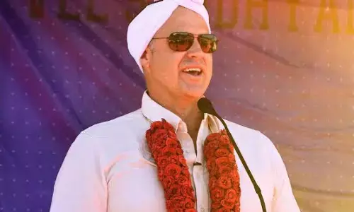 ஆயிரம் மைல்களுக்கு அப்பால் அமர்ந்து கொண்டு இந்தியாவை விமர்சிப்பதா- சர்வதேச ஊடகங்களைத் தாளித்த மேத்யூ ஹைடன்!