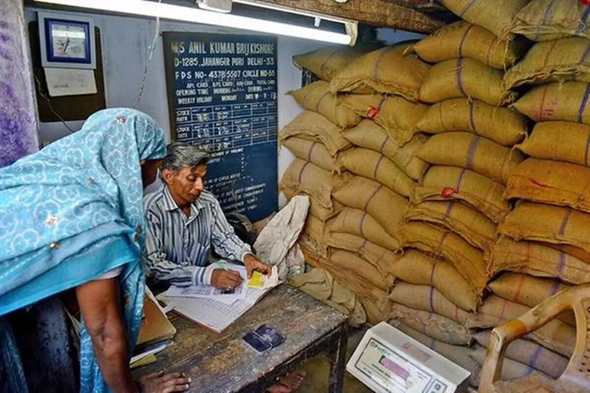 ரேஷன் கடைகளை அனைத்து நாட்களிலும் நீண்ட நேரம் திறக்க மத்திய அரசு பரிந்துரை!