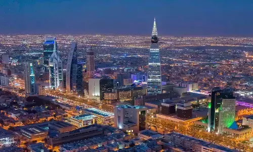 ஒரு வருடத்திற்கு பிறகு வெளிநாடு செல்ல அனுமதி வழங்கியது: சவுதி அரசு!