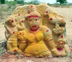 1200 ஆண்டுகள் பழமை வாய்ந்த மூத்ததேவி சிலை கண்டெடுப்பு - காஞ்சிபுரத்தில் பரபரப்பு!