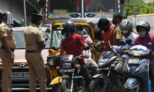 தி.மு.க அரசின் தோல்வியா? முழு ஊரடங்கின் போதும் திருச்சியில் போக்குவரத்து நெரிசல்..!