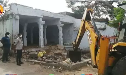 கோவில் மண்டபத்தை ஆக்கிரமித்து அராஜகம் - இந்து முன்னணி முயற்சியால் மீட்பு..!