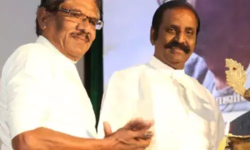 நீ சமுத்திரம் - பாலியல் புகார் புகழ்  வைரமுத்துவிற்கு பாரதிராஜா உருக்கம்!