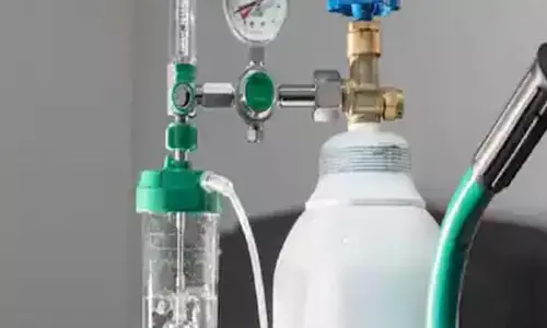 50 லட்சம் மதிப்புள்ள ஆக்சிஜன் சிலிண்டர்களை தமிழகத்திற்கு அனுப்பிய அபுதாபி வாழ் தமிழர்.!