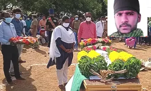 ஜம்முவில் உயிரிழந்த ராணுவ வீரரின் உடல் தருமபுரி கொண்டுவரப்பட்டது.!