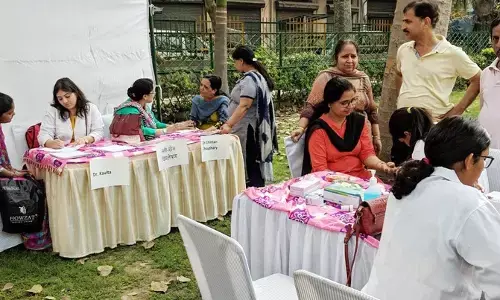 அபுதாபியில் உள்ள தமிழர்களுக்காக நடத்தப்பட்ட இலவச மருத்துவ முகாம்.!