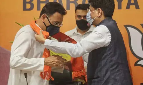 ராகுல் காந்தியின் நெருங்கிய நண்பரும் காங்கிரஸ் இளம் தலைவருமான ஜிதின் பிரசாதா பா.ஜ.க-வில் ஐக்கியம்!