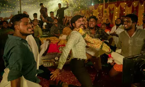 ரசிகர்கள் ஷாக் : ஜகமே தந்திரம் ஓ.டி.டி வெளியீட்டில் சில பாடல்கள் நீக்கம்!