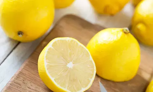 இந்த பழத்தை விட அதனுடைய தோலும் பல சத்துக்களை கொண்டுள்ளதாம்! இந்த பழத்தை விட அதனுடைய தோலும் பல சத்துக்களை கொண்டுள்ளதாம்!