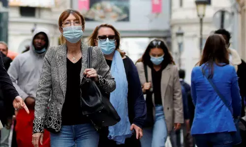 பிரான்ஸில் இனி முகக்கவசம் அணிவது கட்டாயம் இல்லை : பிரதமரின் திடீர் அறிவிப்பு.!