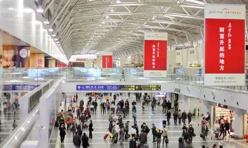 சீனாவில் மீண்டும் கொரோனா : பாதிக்கப்பட்ட விமான நிலைய பெண், 460 விமானங்களும் ரத்து.!