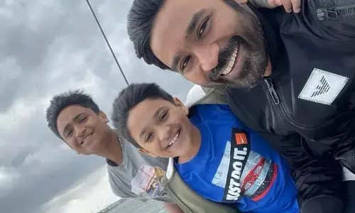 மகன்களுடன் தந்தையர் தினத்தை வெகு சிறப்பாக கொண்டாடிய தனுஷ்! மகன்களுடன் தந்தையர் தினத்தை வெகு சிறப்பாக கொண்டாடிய தனுஷ்!