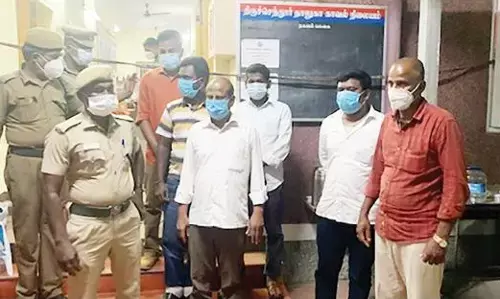 தமிழகத்திலிருந்து இலங்கைக்கு கடத்தப்பட முயன்ற 2 கோடி ரூபாய் பொருட்கள் : 6 பேர் கைது!