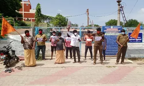கோவிலை விட டாஸ்மாக் முக்கியமா? - ஆர்ப்பாட்டத்தில் இறங்கிய இந்து முன்னணி!