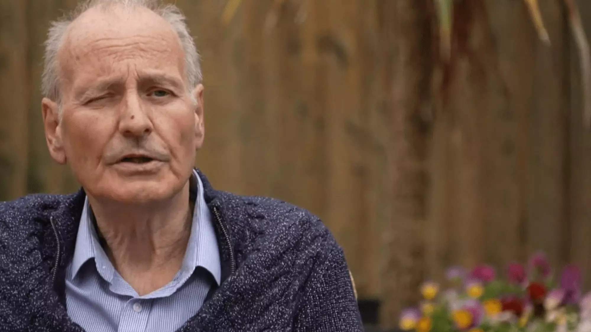 மிக அதிகமான முறை கொரோனாவால் பாதிக்கப்பட்டு, உயிர் பிழைத்த அதிசய மனிதர்! மிக அதிகமான முறை கொரோனாவால் பாதிக்கப்பட்டு, உயிர் பிழைத்த அதிசய மனிதர்!