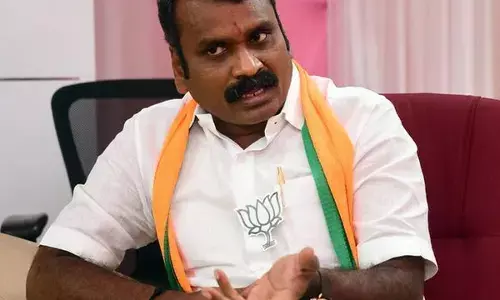 தடுப்பூசிகளை வீணடித்தது தொடர்பாக மாநில அரசு வெள்ளை அறிக்கை வெளியிட வேண்டும் - Dr எல்.முருகன்! தடுப்பூசிகளை வீணடித்தது தொடர்பாக மாநில அரசு வெள்ளை அறிக்கை வெளியிட வேண்டும் - Dr எல்.முருகன்!