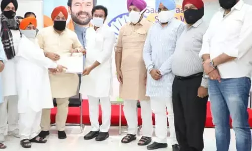 2 சீக்கிய சிறுமிகள் கடத்தப்பட்டு கட்டாய மதமாற்றம் - மத்திய அரசிடம் புகார்! 2 சீக்கிய சிறுமிகள் கடத்தப்பட்டு கட்டாய மதமாற்றம் - மத்திய அரசிடம் புகார்!