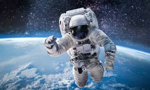 விண்வெளிக்கு பயணம் மேற்கொள்ள இருக்கும் இந்திய வம்சாவளி பெண்!