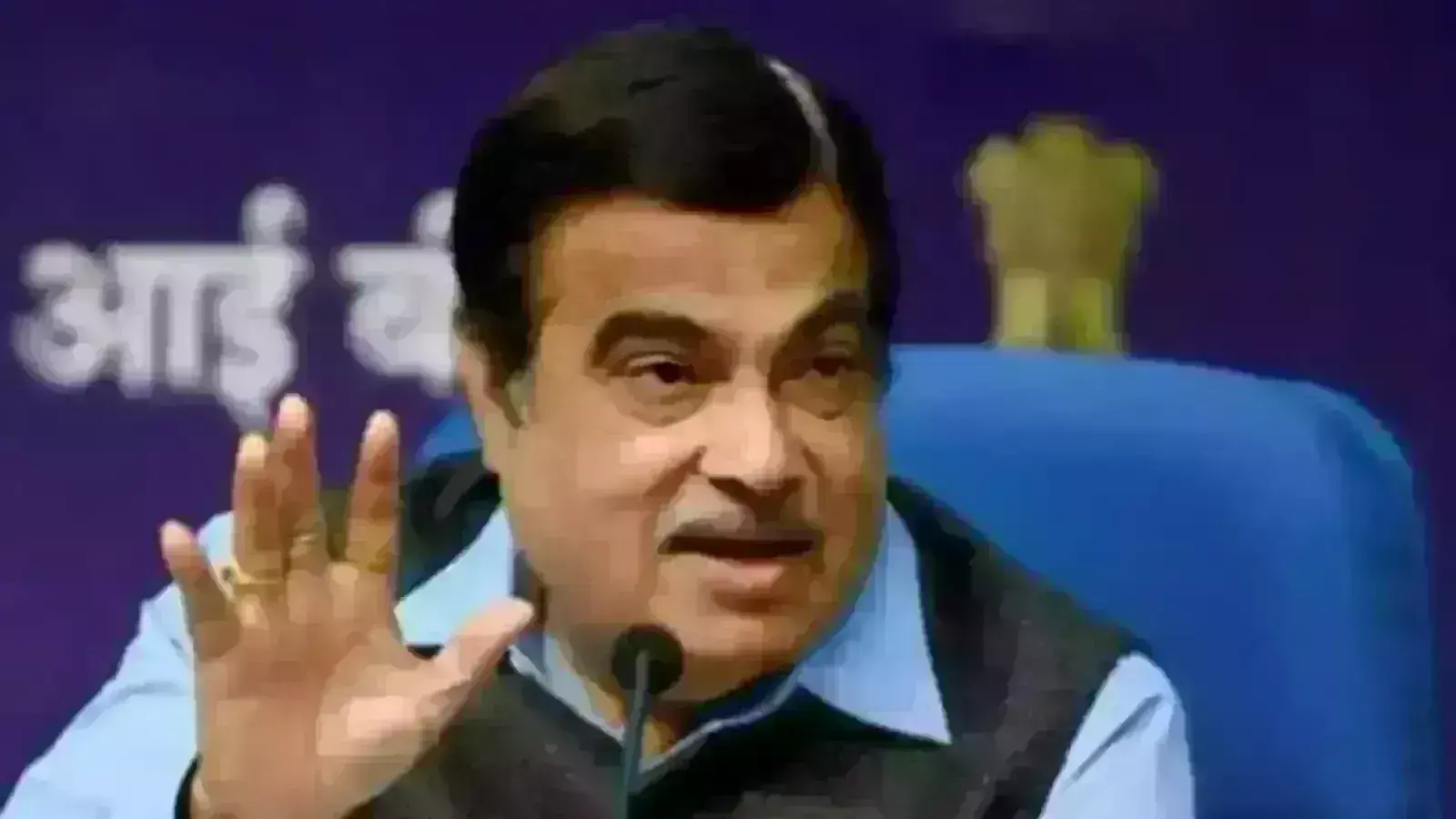 2024-க்குள் உலகத்தரம் வாய்ந்த நெடுஞ்சாலைகள் : அசத்தும் நிதின் கட்கரி!