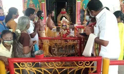 கொரோனாவால் தவிக்கும் கிராம பூசாரிகளின் கோரிக்கைகள் : செவி சாய்ப்பாரா சிக்ஸர் முதல்வர்? கொரோனாவால் தவிக்கும் கிராம பூசாரிகளின் கோரிக்கைகள் : செவி சாய்ப்பாரா சிக்ஸர் முதல்வர்?