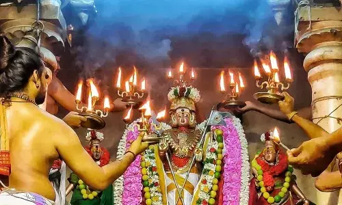 சிக்கலை தீர்க்கும் சிக்கல் சிங்காரவேலன், மெய்சிலிர்க்க வைக்கும் புராண கதை !