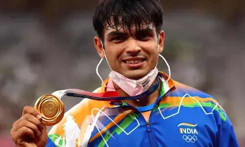 ராணுவ வீரர்கள் கொண்டாடிய இந்தியாவின் தங்க மகன்: வைரலாகும் வீடியோ !