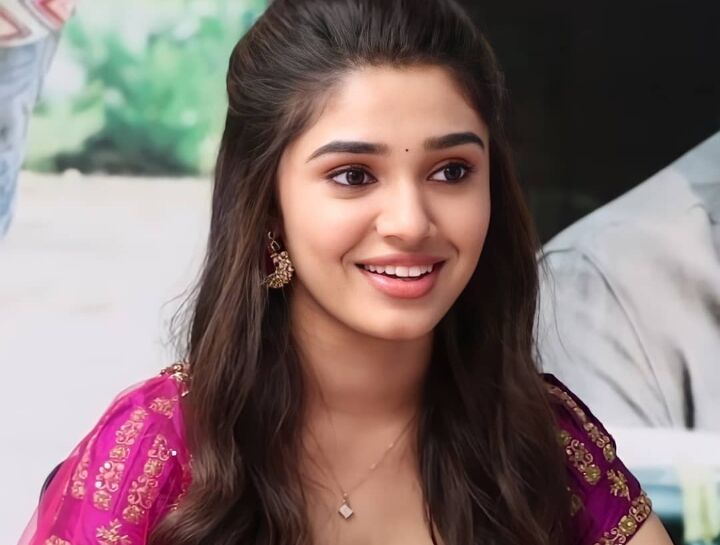 கீர்த்தி ஷெட்டிக்கு நடிக்க தெரியவில்லை என 'டோஸ்' விட்ட லிங்குசாமி !