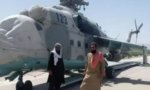 இந்திய அரசு பரிசாக வழங்கிய ஹெலிகாப்டரை கைப்பற்றிய தலிபான்கள் !