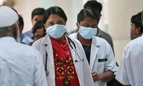 கேரளா: மக்களின் பண்டிகை கொண்டாட்டங்களுக்கு முட்டுக்கட்டை போட்ட கொரோனா !