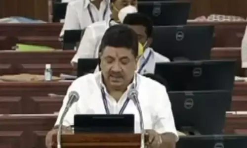 பெண் அரசு ஊழியர்களுக்கு புதிய அறிவிப்பை வெளியிட்ட நிதியமைச்சர் !