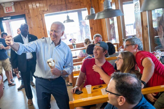 பெருங்குழப்பத்தில் ஆப்கானிஸ்தான், விடுமுறையில் அமெரிக்க அதிபர்- குவியும் விமர்சனங்கள் !