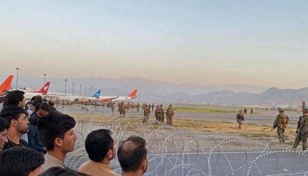 ஆப்கானிஸ்தானில் தூதரகம் மூடப்பட்டு அதிகாரிகள் இந்தியா அழைத்து வரப்பட்டனர் !